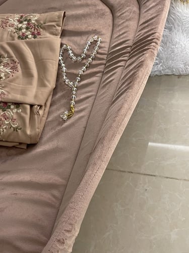 طقم مخملي مطرز