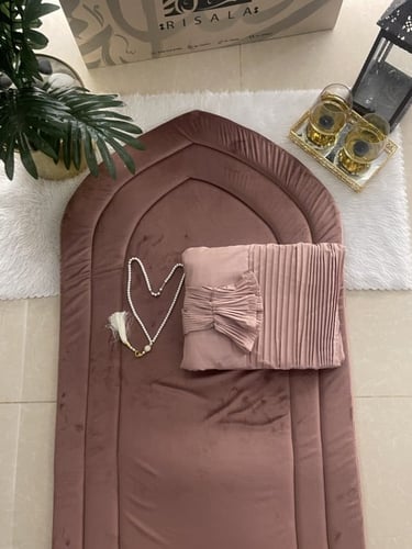 طقم مخملي الباليسة