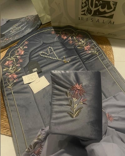 طقم صلاة رسالة مطرز+بيت مصحف’