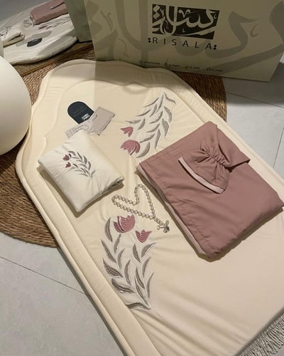 طقم صلاة زهرة الوردة +بيت مصحف