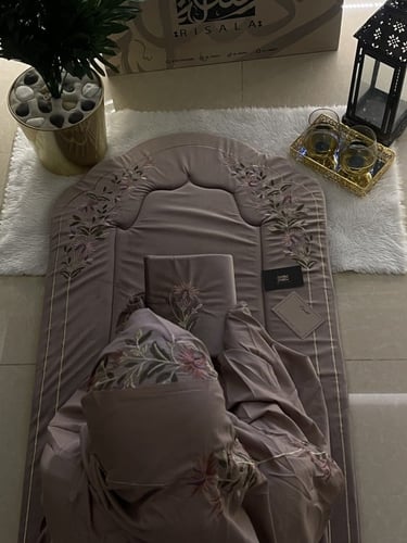 طقم صلاة رسالة مطرز+بيت مصحف’