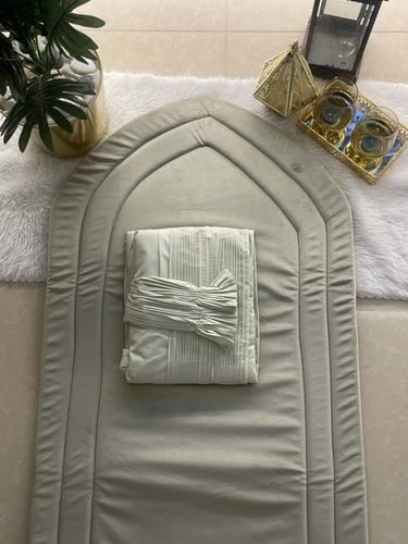 طقم مخملي الباليسة