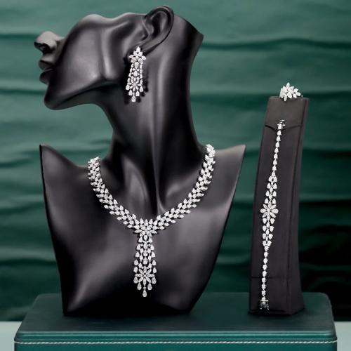 طقم حجر الزركون