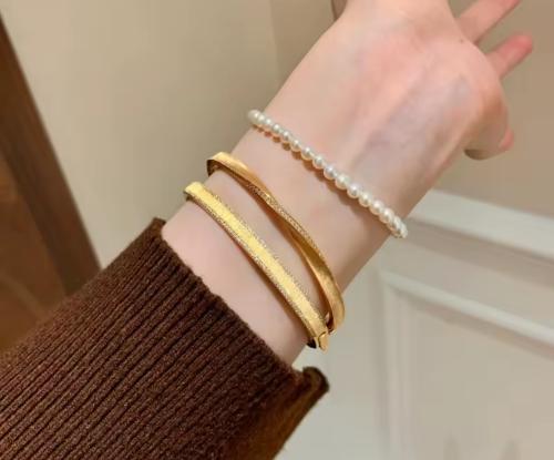 اسوارة كريستال