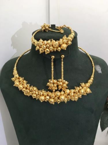 طقم هندي ذهبي