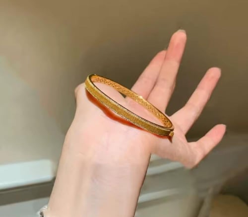 اسوارة كريستال