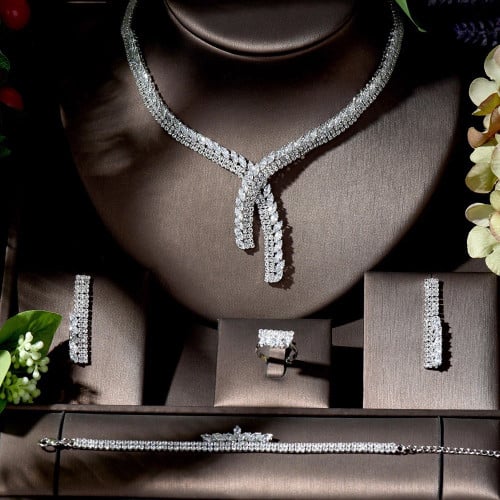 طقم مجوهرات