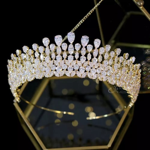 تاج تيارا