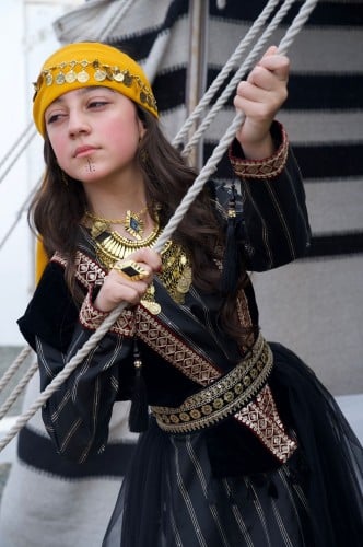 تصميم مستوحى من ثوب المنجب الجنوبي