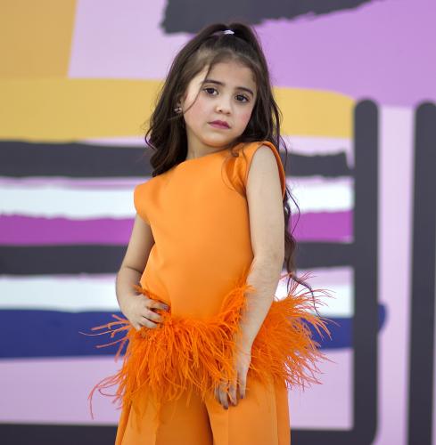 تصـميم مميزّ باللون البرتقالي