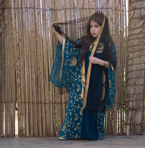 مستوحى من ثوب المسدح التراثي تركوازي