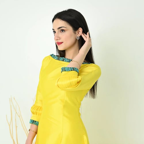 فستان كلوش اصفر