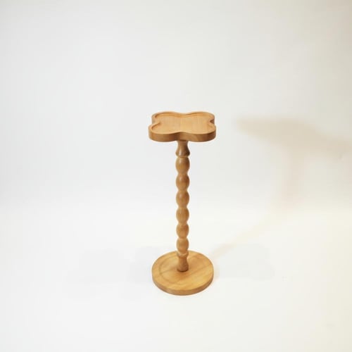 طاولة خشبي كلاسيكي راقية