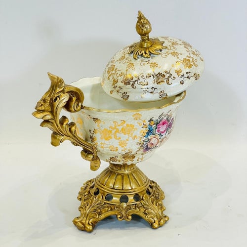 صحن روز كلاسيك مع غطاء