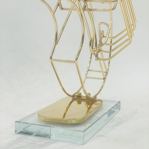 مجسم استيل جيتار بقاعدة زجاج (صغيرة)