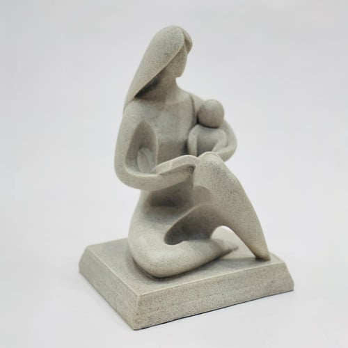 مجسم الأمومة