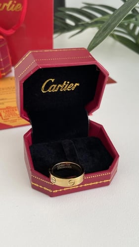 خاتم كارتير ذهبي مع الملحقات