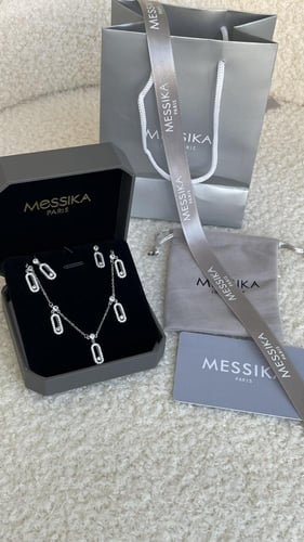 طقم تشوكر سلسال وحلق ميسيكا فضي مع الملحقات