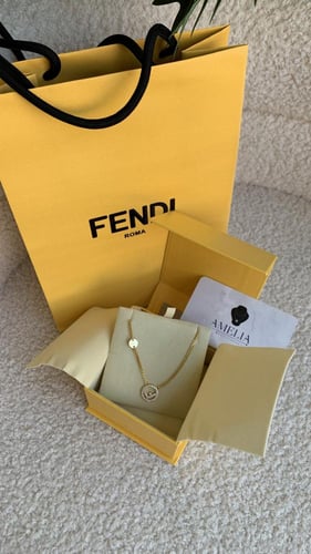 سلسال فندي ذهبي مع ملحقاته