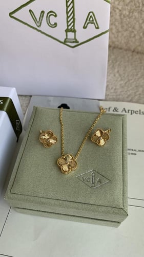 طقم سلسال وحلق ورده ذهبي مع ملحقات