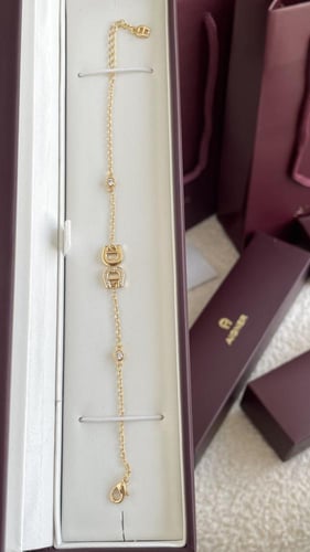 اسورة اقنر ذهبي مع ملحقاته