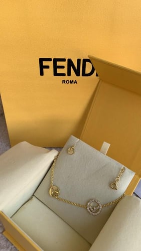 اسورة فندي ذهبي مع ملحقاته