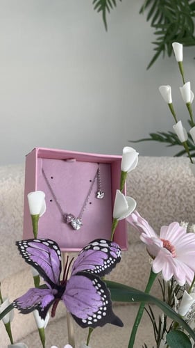 تنسيق فازه ب ورد صناعي + سلسال سوارفسكي وردي