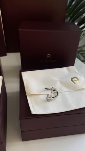 خاتم اقنر ذهبي او فضي مع الملحقات