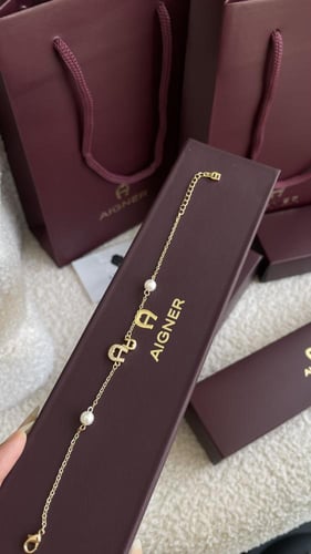 اسورة اقنر ذهبي مع لؤلؤ مع ملحقاته