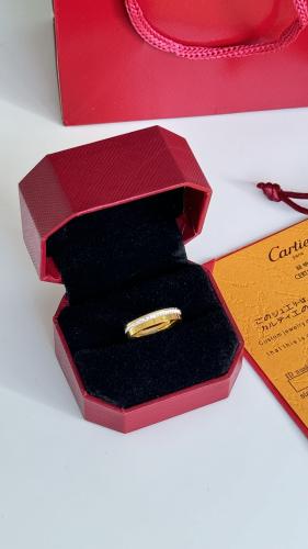 خاتم دبله كارتير الذهبي مع الملحقات