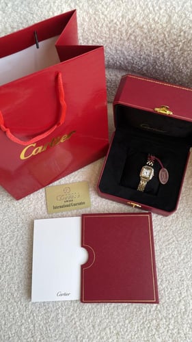 ساعة كارتير فضي مع ذهبي نسائية مع ملحقات