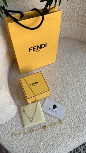 سلسال فندي ذهبي مع ملحقاته