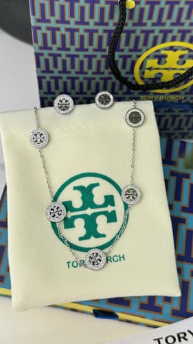 طقم سلسال وحلق فضي توري بورش مع الملحقات