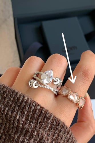 بوكس خاتم apm القلوب الوردي روز قولد مع ملحقاته