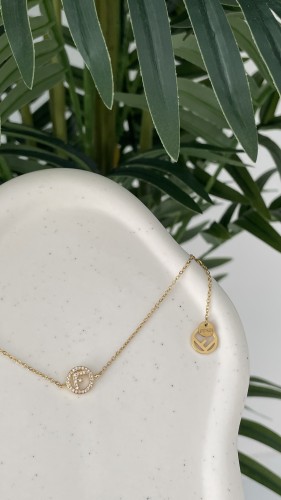 سلسال فندي مع الملحقات