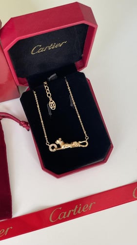 ‏سلسال تايقر كارتيه ذهبي مع الملحقات