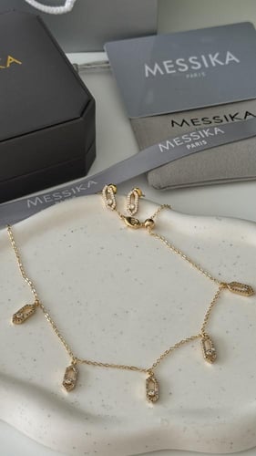 تشوكر ميسيكا مع حلق ذهبي مع الملحقات
