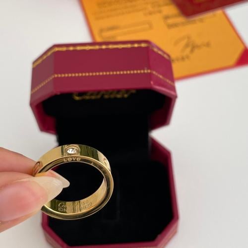 خاتم ذهبي كارتير مع فصوص شامل الملحقات