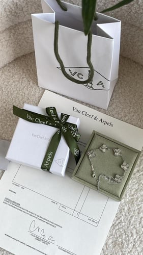 اسورة فان كليف فضي 5 وردات مع ملحقاته