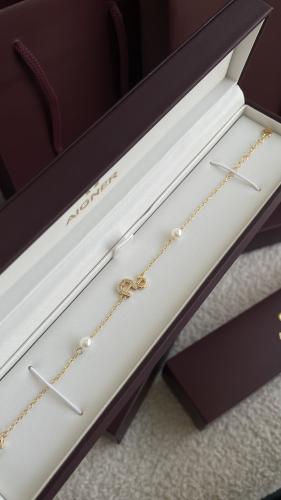 اسورة اقنر ذهبي مع لؤلؤ مع ملحقاته