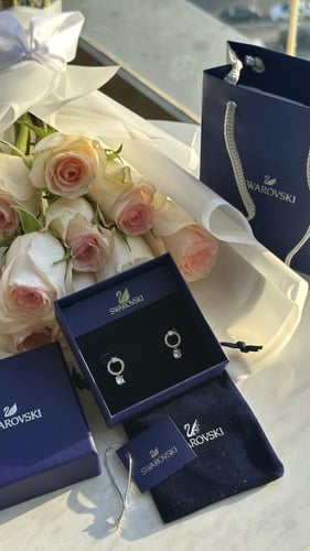 ‏حلق سواروفسكي دائري فضي مع الملحقات