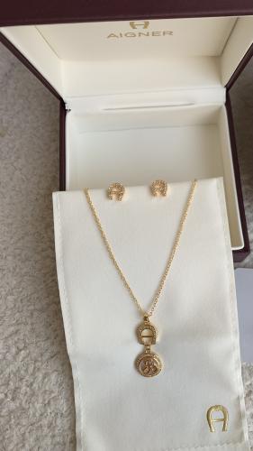 طقم اقنر سلسال وحلق ذهبي مع ملحقاته