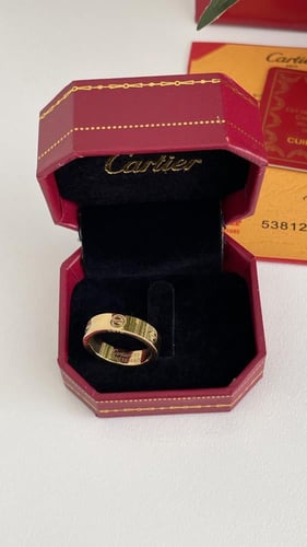 خاتم كارتير ذهبي مع الملحقات