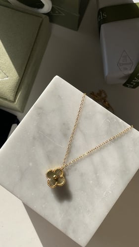 سلسال فان كليف ذهبي مع الملحقات