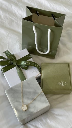 سلسال فان كليڤ ابيض مع الملحقات