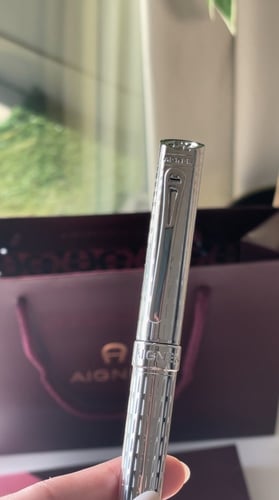 قلم اقنر فضي مع الملحقات