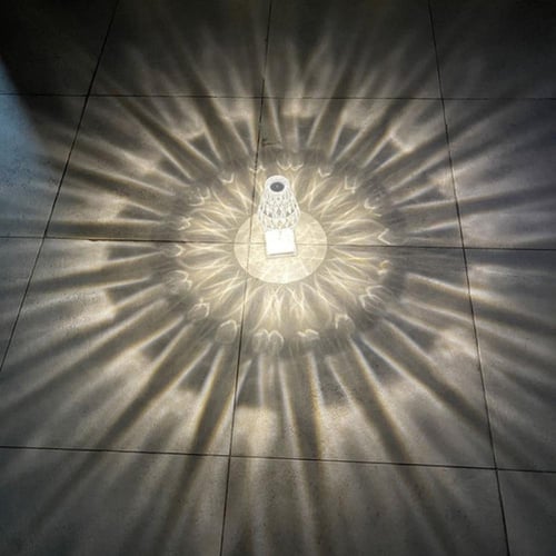 مصباح طاولة من الأكريليك قابل لإعادة الشحن بمنفذ U...