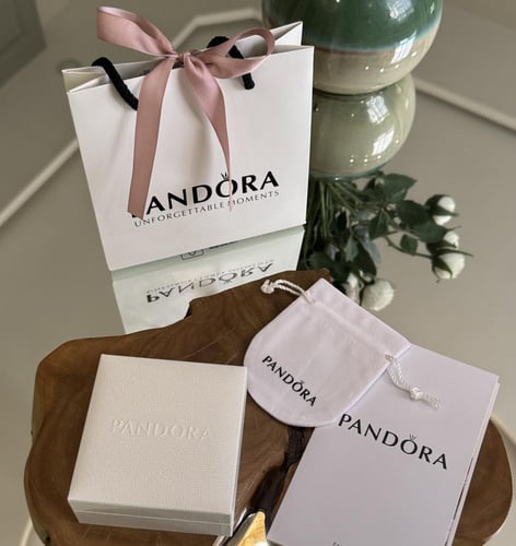 سلسال بندورا شامل المحلقات