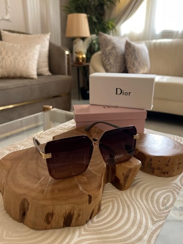 نظارة ديور مع الملحقات