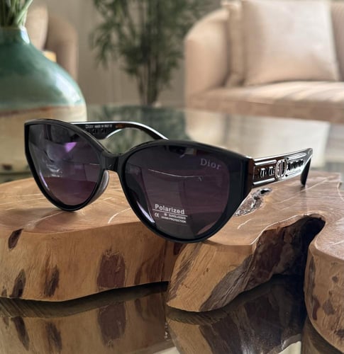 نظارة ديور شامل الملحقات